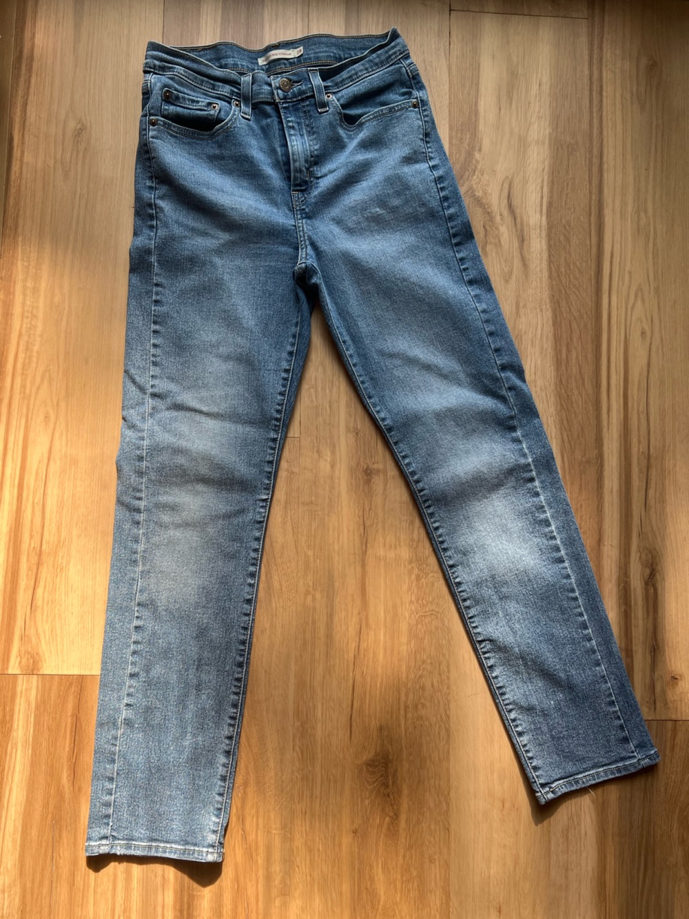 Levi's 724 Skinny Jeans